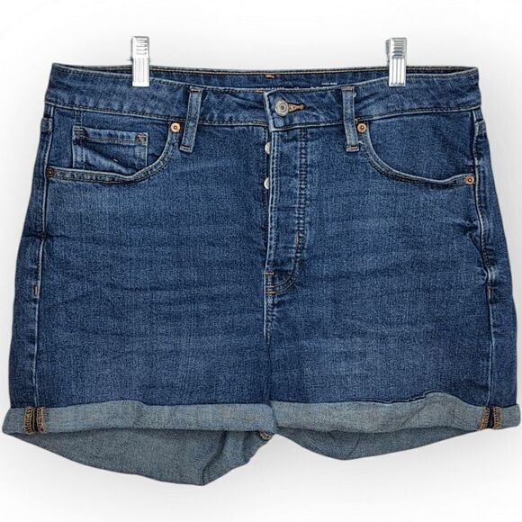 Old Navy High Rise Button Fly OG Straight Jean Shorts in Suki Wash size 12 - Picture 2 of 7